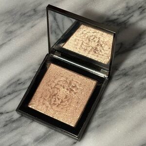 Burberry Fresh Glow Highlighter No 4 Shade: Rose Gold